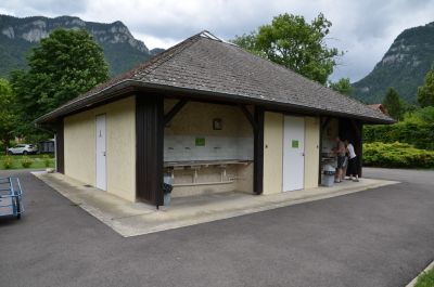 Bloc sanitaires Camping Les Berges du Guiers St Laurent du Pont