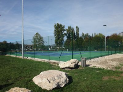 Terrain de tennis St Laurent du Pont